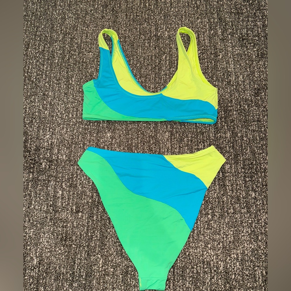 Oneone Bikini Set - Picture 2 of 4